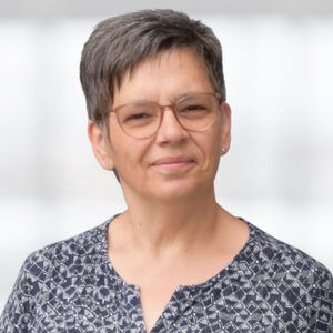 Das ist das Mitarbeiterbild von Monika Friedl. Sie arbeitet in der Logistik.