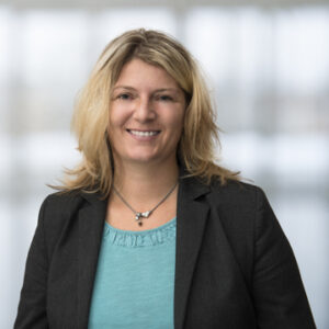 Das ist das Mitarbeiterbild von Daniela Höhn. Sie ist als Sachbearbeiterin im Kundenservice tätig.