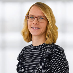 Das Mitarbeiter von Susanne Hornig. Sie ist stellvertretende Leitung der Abteilung Planung und Herstellung bei den mgo fachverlagen