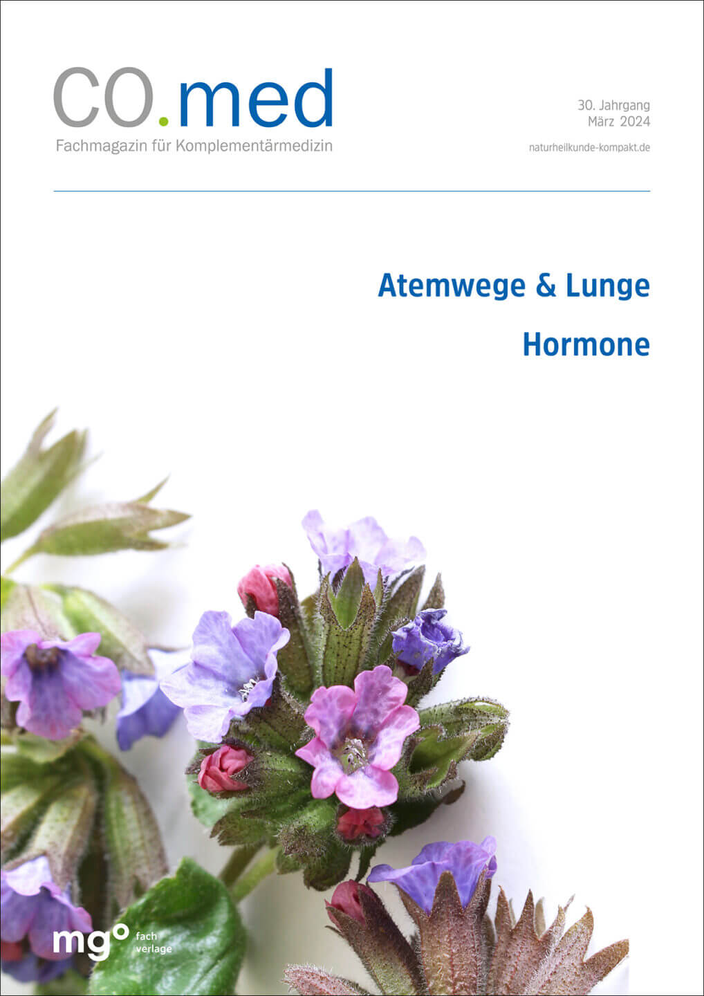 Cover CO.med März 2024 - Themen Atemwege & Lunge, Hormone, zeigt Nahaufnahme von lila Blüten