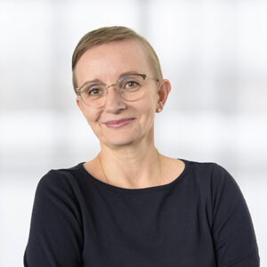 Das ist das Mitarbeiterbild von Birgit Sander. Sie arbeitet als Fachredakteurin im Bereich Healthcare.